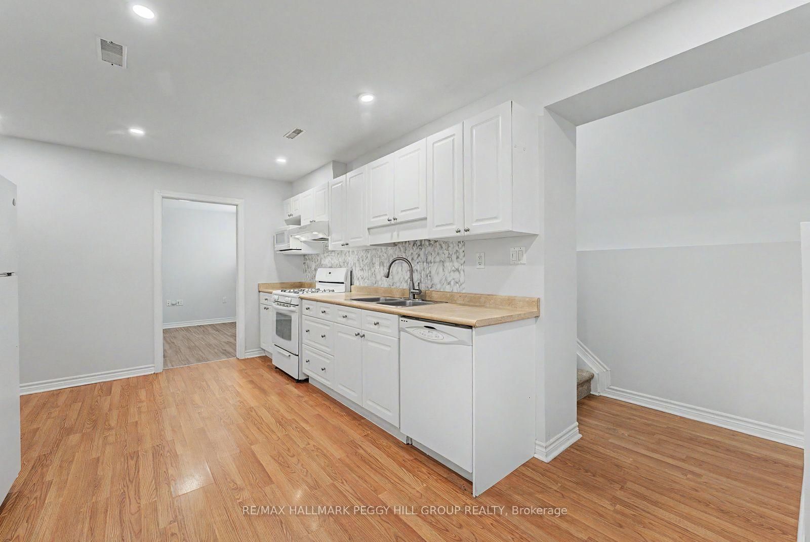 Lower - 148 Livingstone Street E, Barrie 2