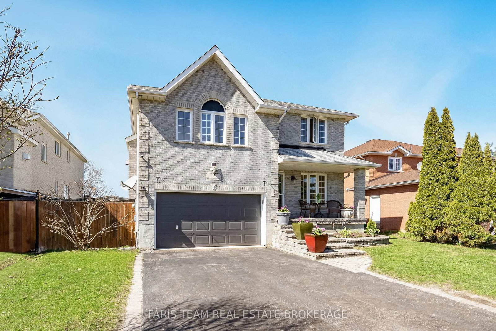 4 Whispering Pine Place • Barrie, ON photo 3