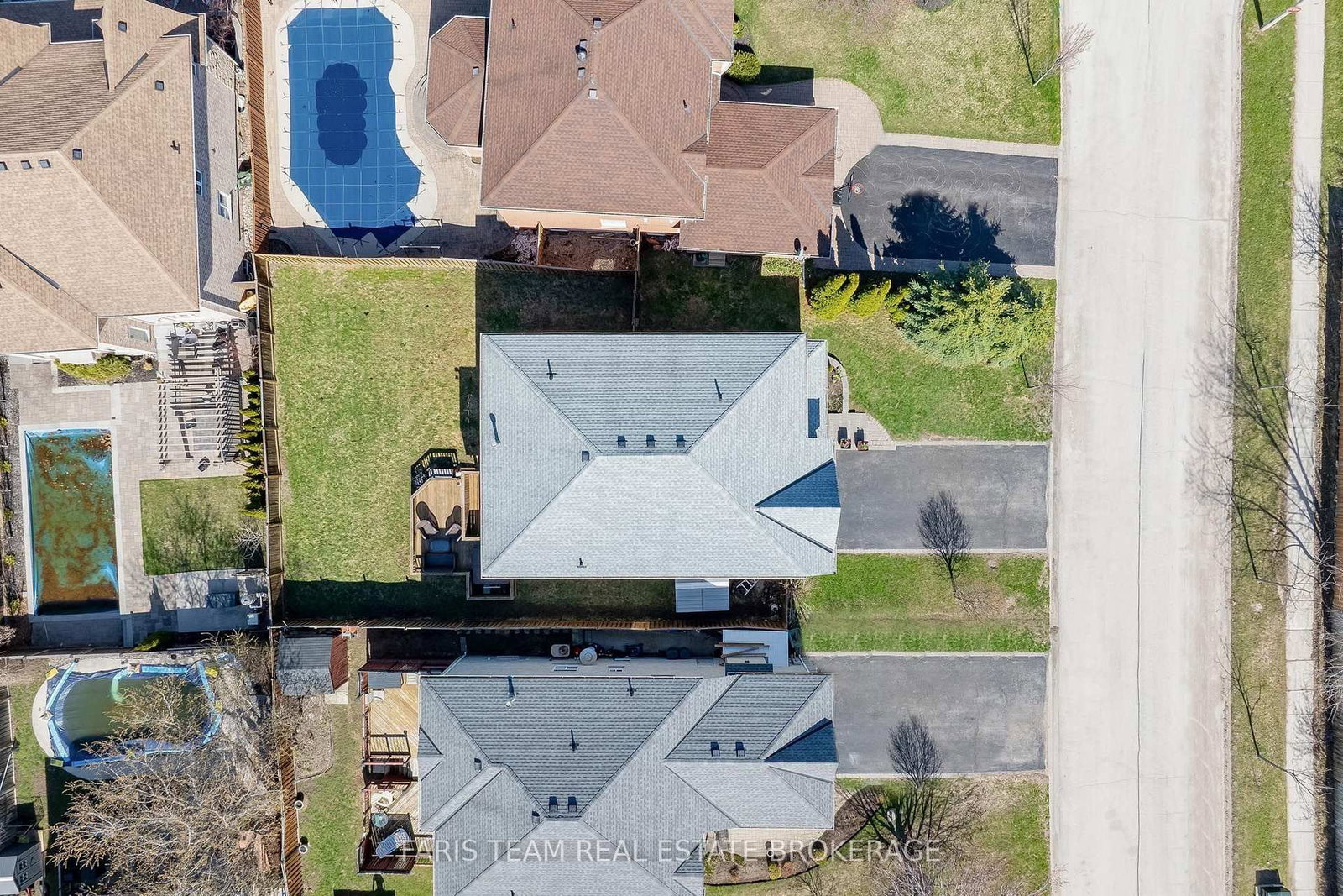 4 Whispering Pine Place • Barrie, ON photo 32