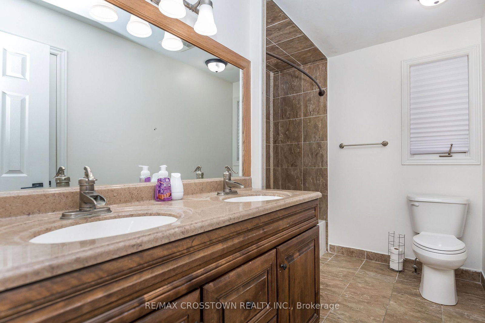 1 Lang Drive • Barrie, ON photo 18
