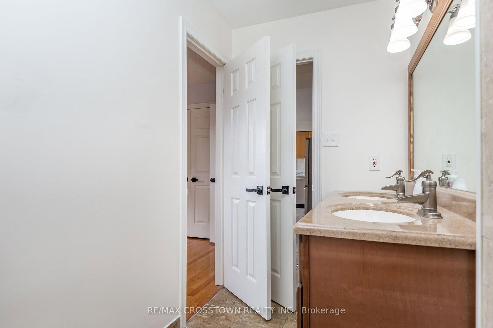 1 Lang Drive • Barrie, ON photo 20
