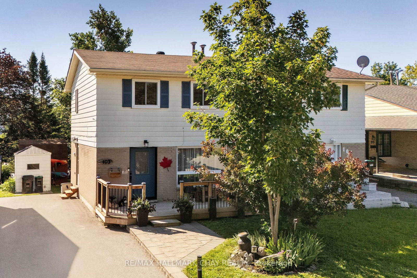 103 Daphne Crescent • Barrie, ON photo 1