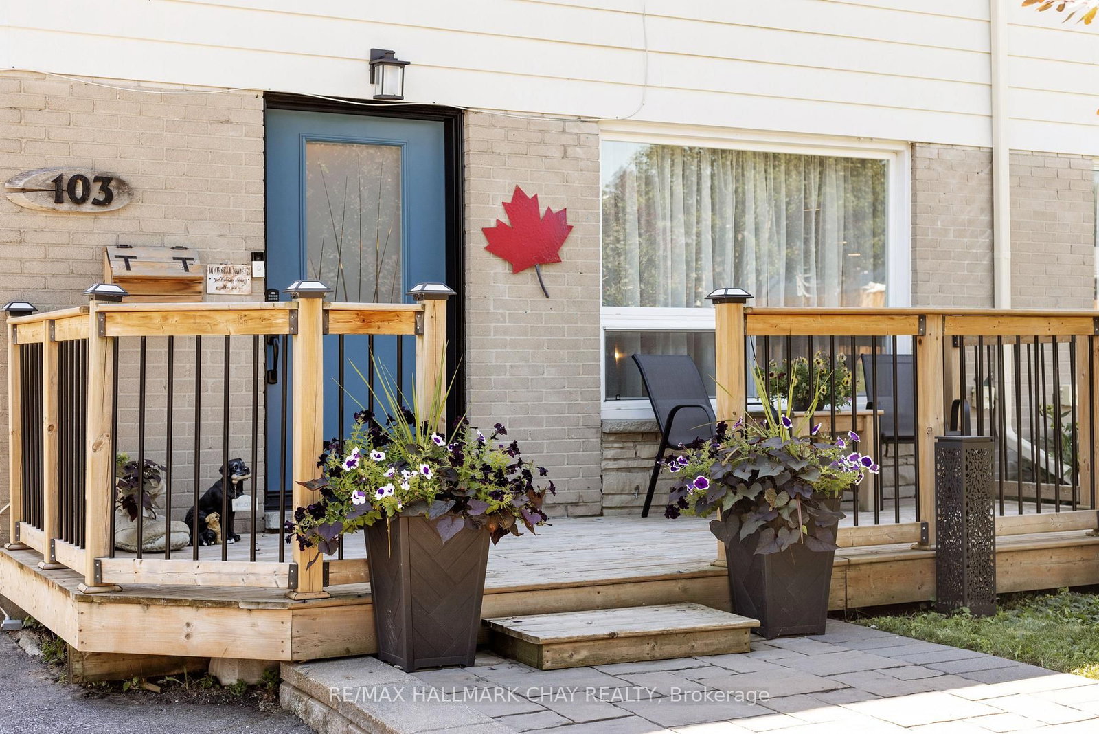 103 Daphne Crescent • Barrie, ON photo 3