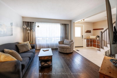 103 Daphne Crescent • Barrie, ON photo 8