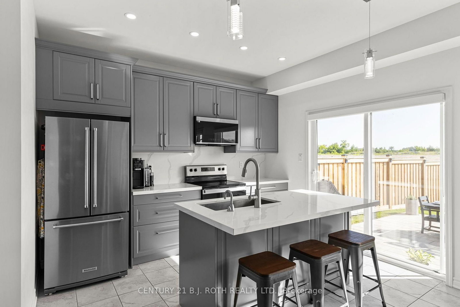 Listing Image 7