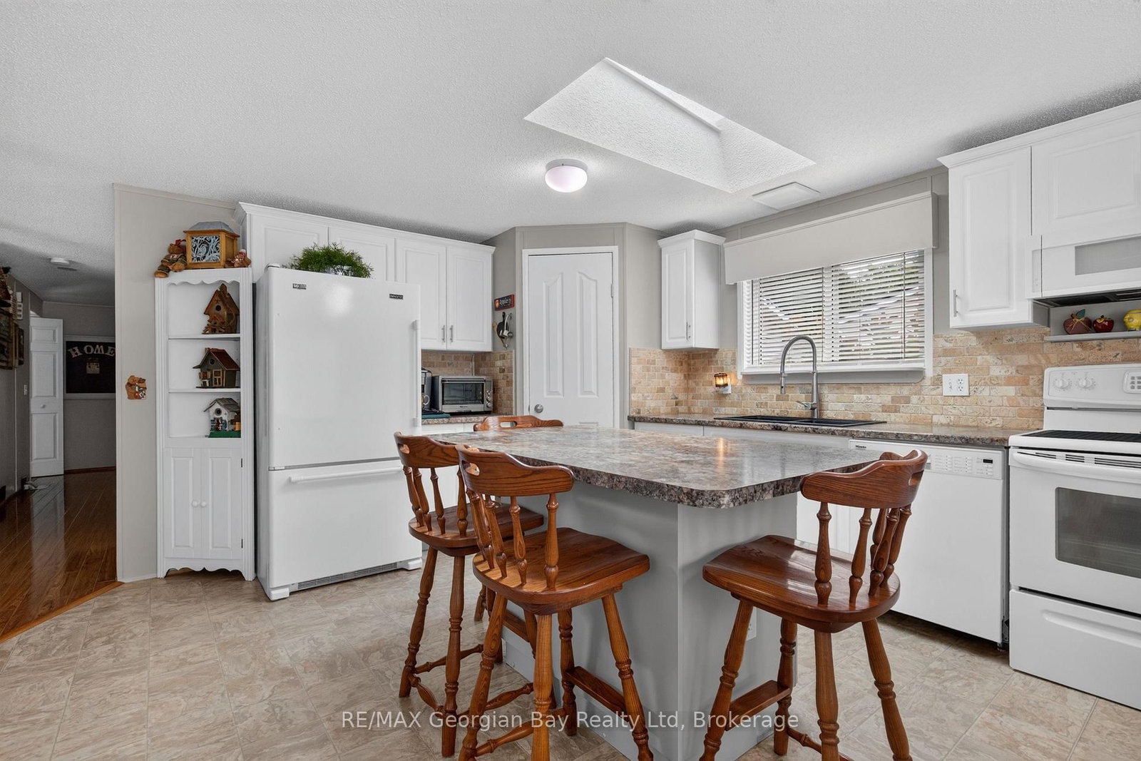 5411 Elliott Side Road • #27 Scottsdale • Tay, ON photo 5