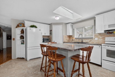 5411 Elliott Side Road • #27 Scottsdale • Tay, ON photo 5