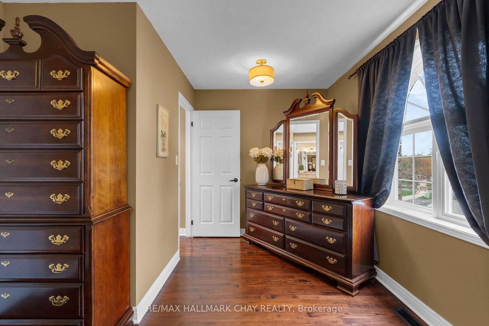 34 Crompton Drive • Barrie, ON photo 14