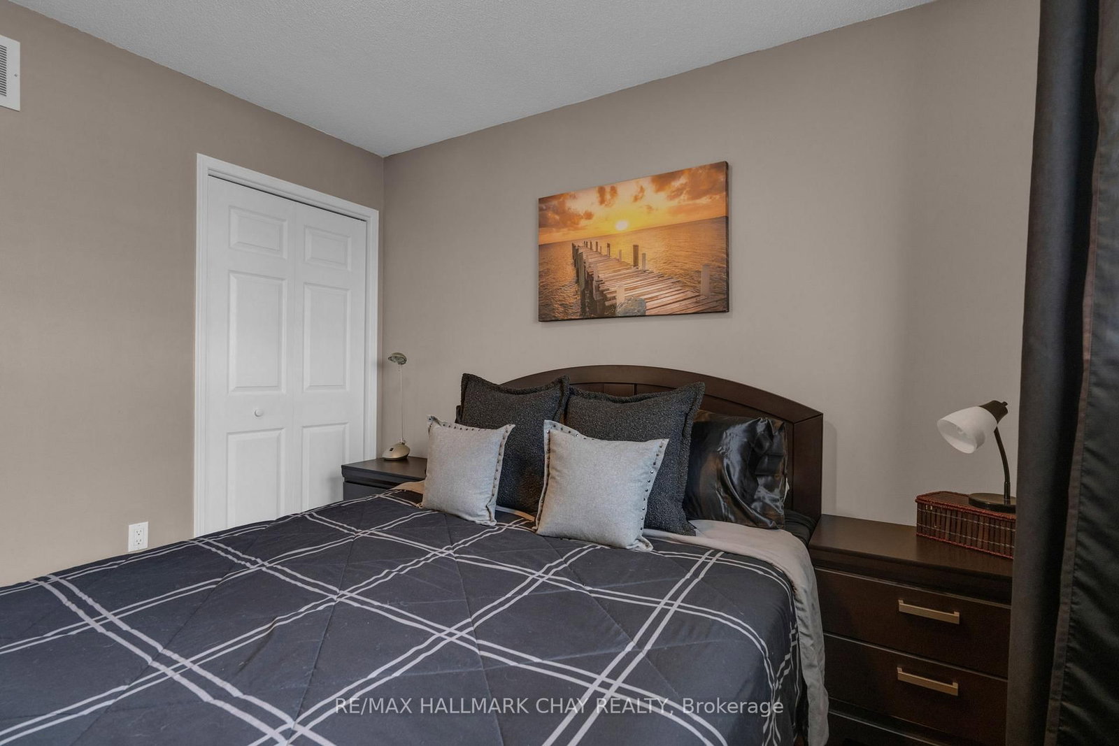 34 Crompton Drive • Barrie, ON photo 17