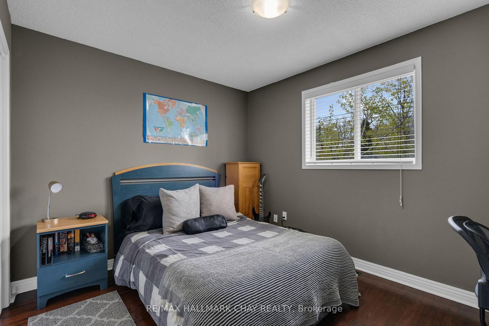 34 Crompton Drive • Barrie, ON photo 20