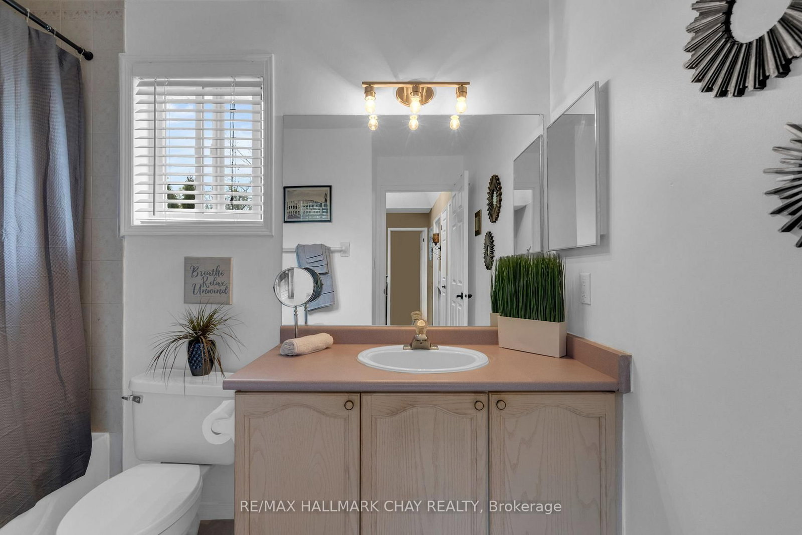 34 Crompton Drive • Barrie, ON photo 22