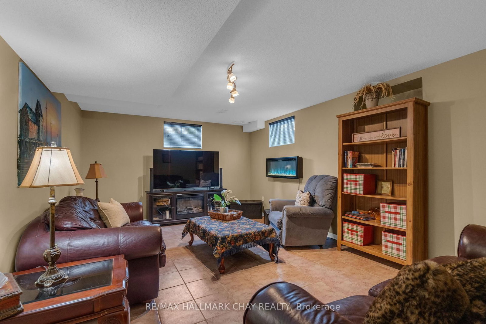 34 Crompton Drive • Barrie, ON photo 24