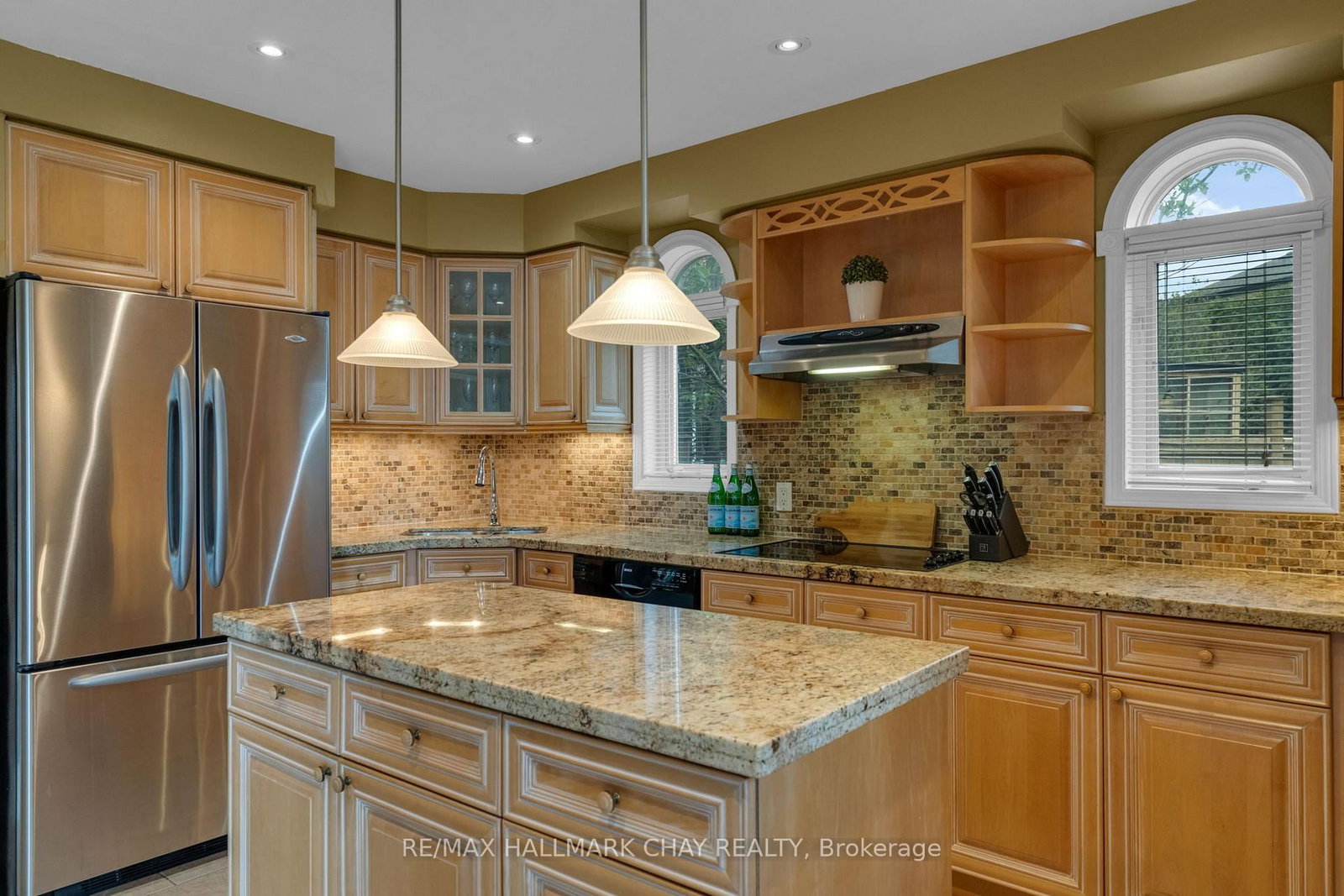 34 Crompton Drive • Barrie, ON photo 9