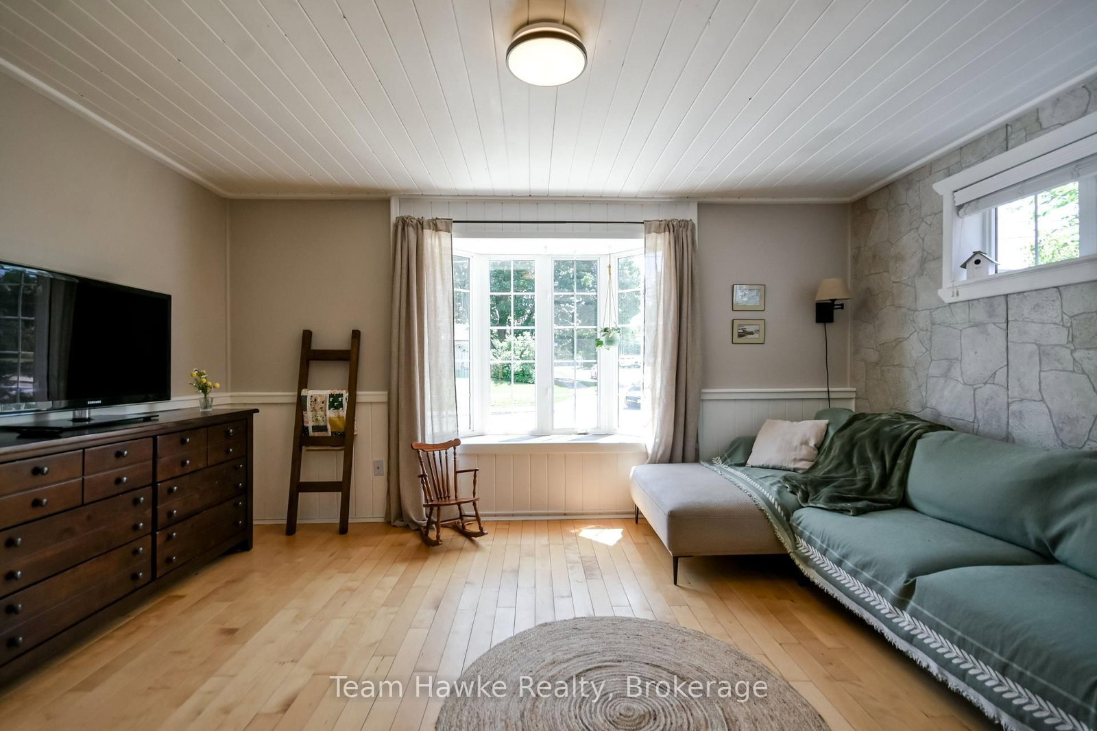 346 Yonge Street • Midland, ON photo 10