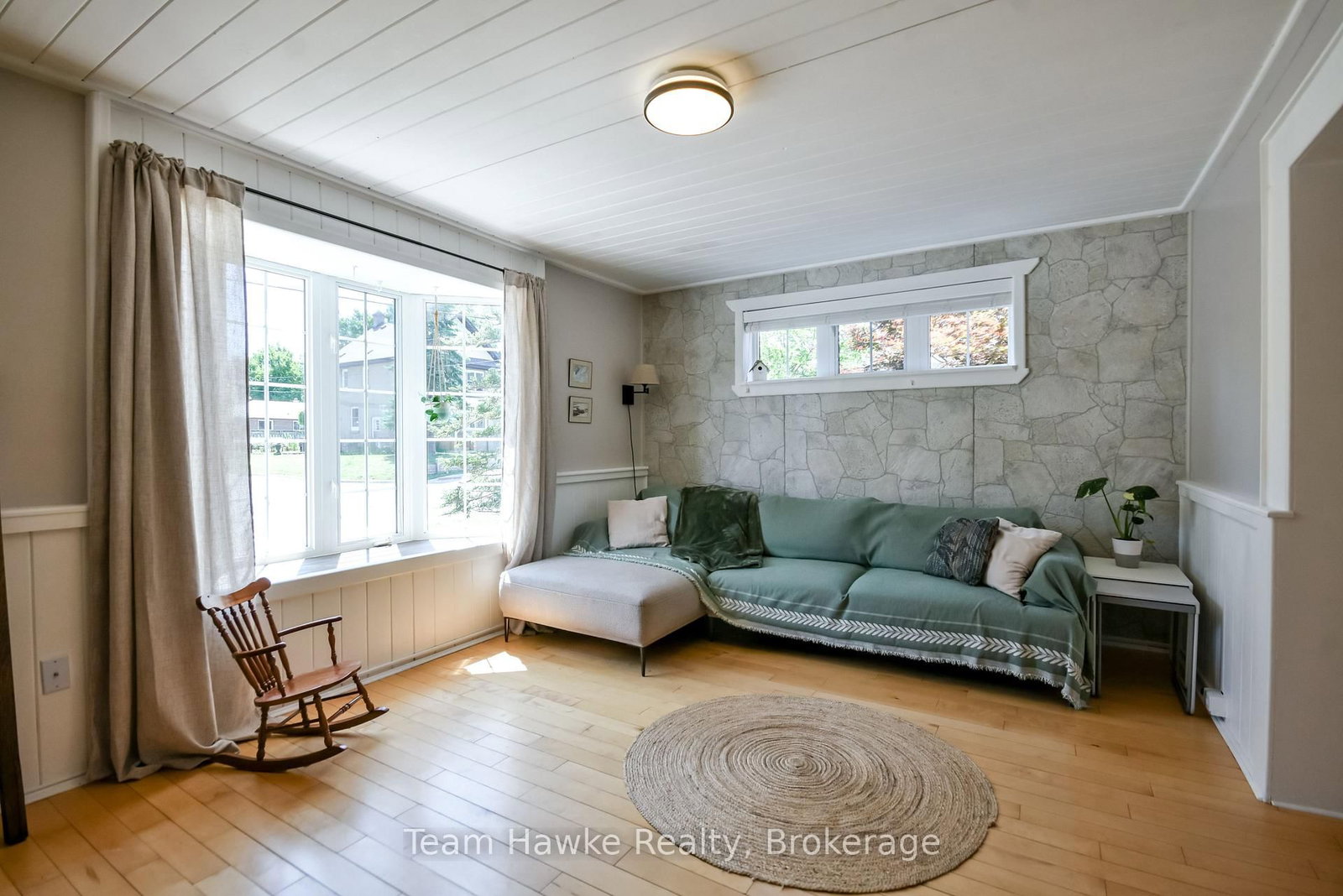 346 Yonge Street • Midland, ON photo 11