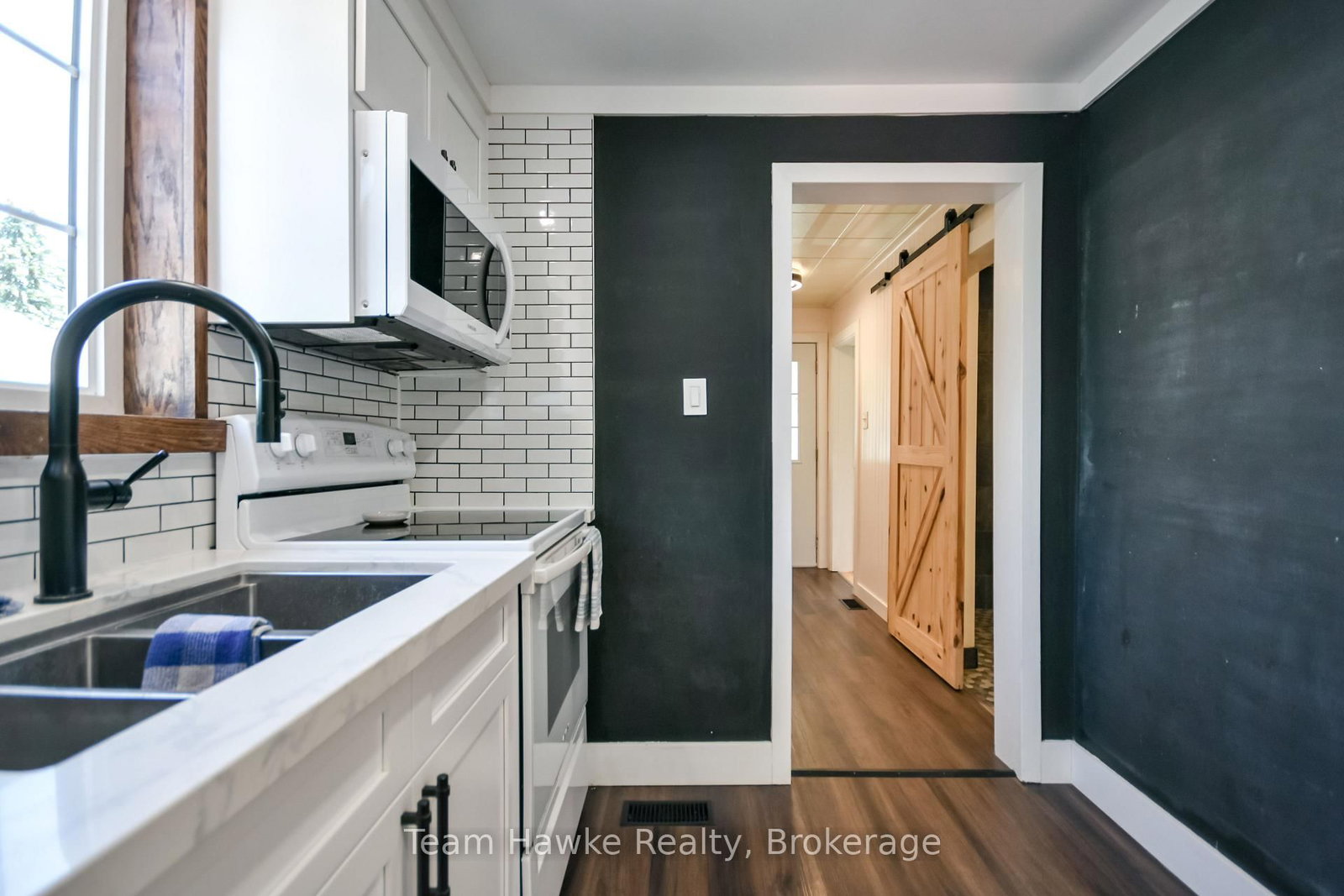 346 Yonge Street • Midland, ON photo 16