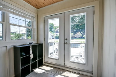 346 Yonge Street • Midland, ON photo 5