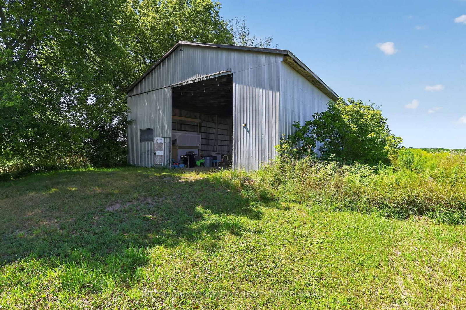Listing Image 6