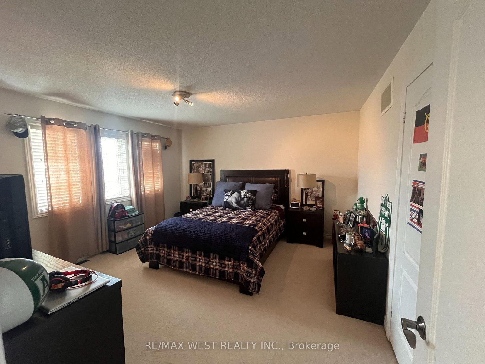 Detached House sold at 20 Regalia Way, Barrie, Ontario, L4M 7H7 - Innis-Shore - MLS: S13636334