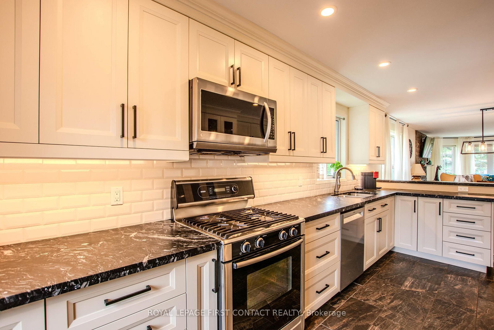 20 McVeigh Drive • Barrie, ON photo 10