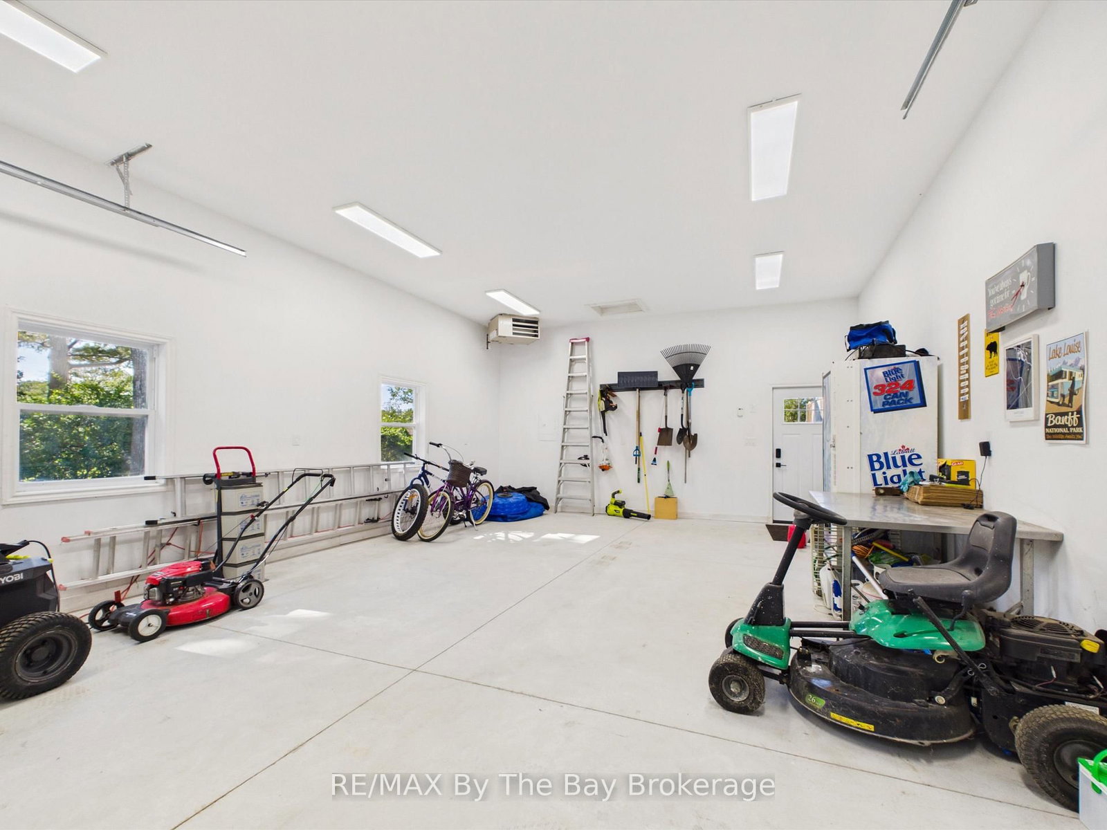 2056 River Road W • Wasaga Beach, ON photo 38