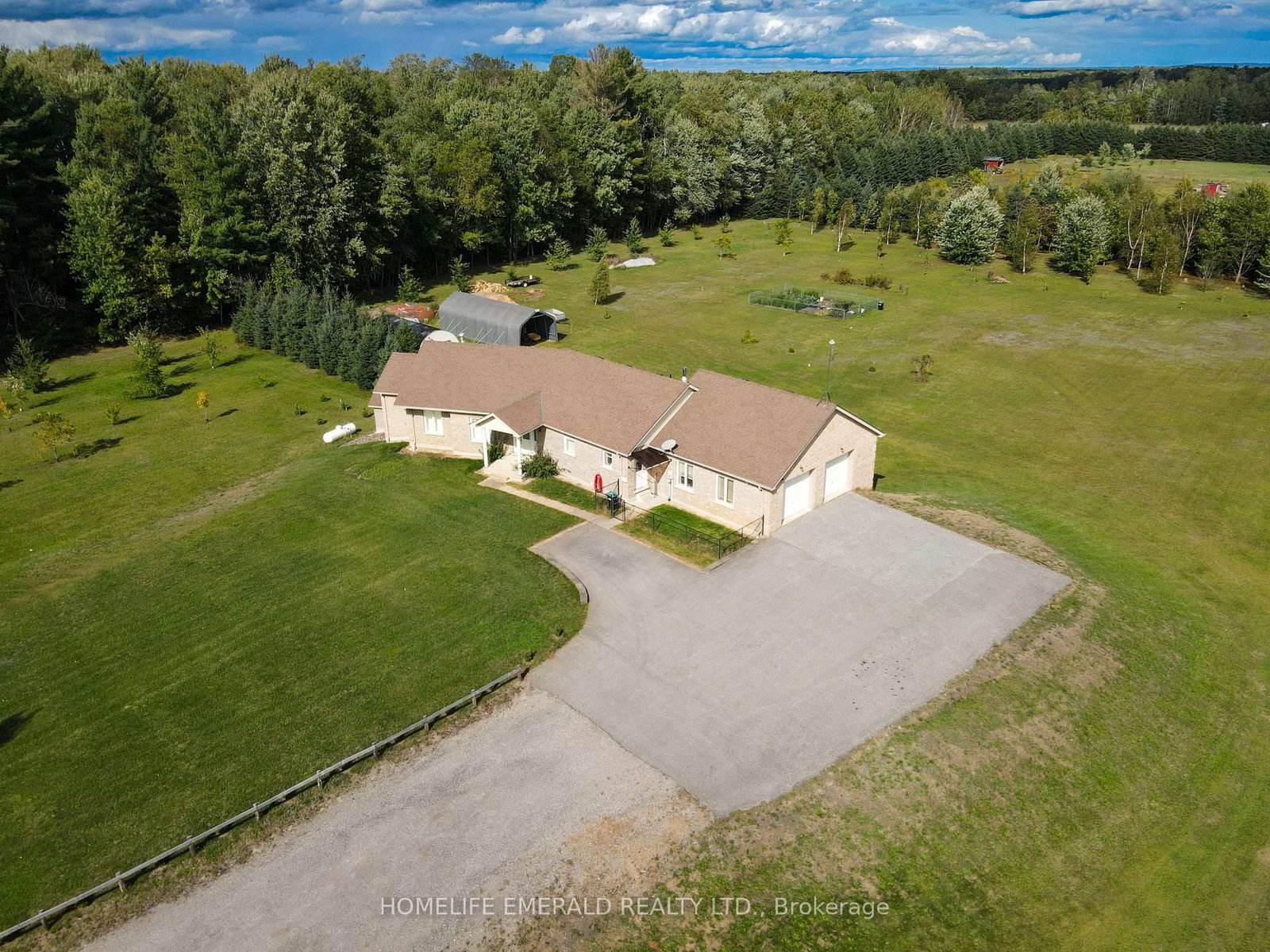 Detached House for sale at 3175 3/4 Concession, Clearview, Ontario, L0M 1N0 - Rural Clearview - MLS: S13638372