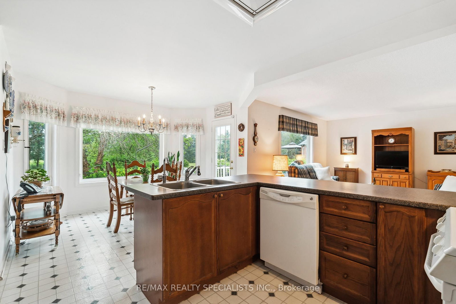 22 Lamont Creek Drive • Wasaga Beach, ON photo 12