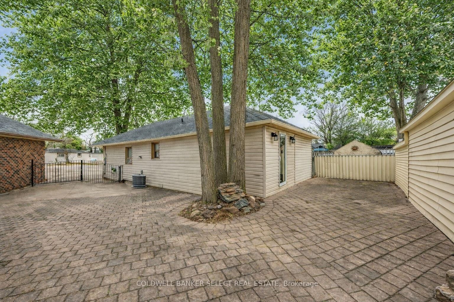 77-79 Baker Street • Wasaga Beach, ON photo 39