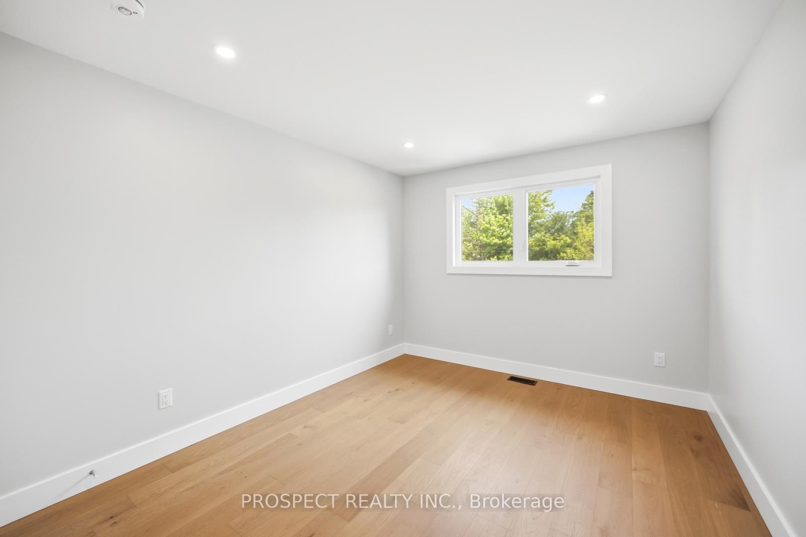 568 Simcoe Street • Collingwood, ON photo 21