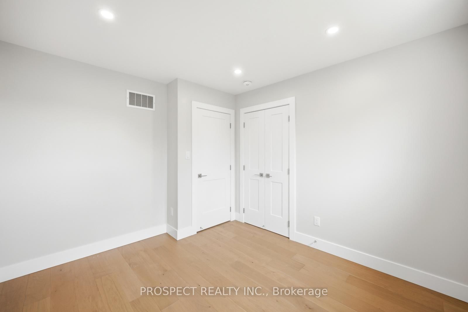 568 Simcoe Street • Collingwood, ON photo 24