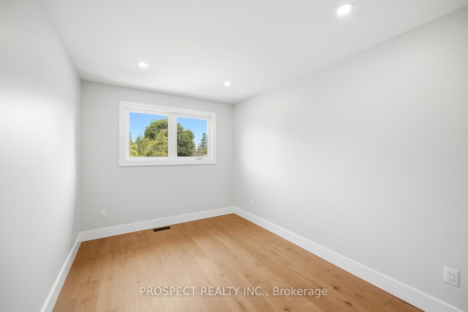 568 Simcoe Street • Collingwood, ON photo 26