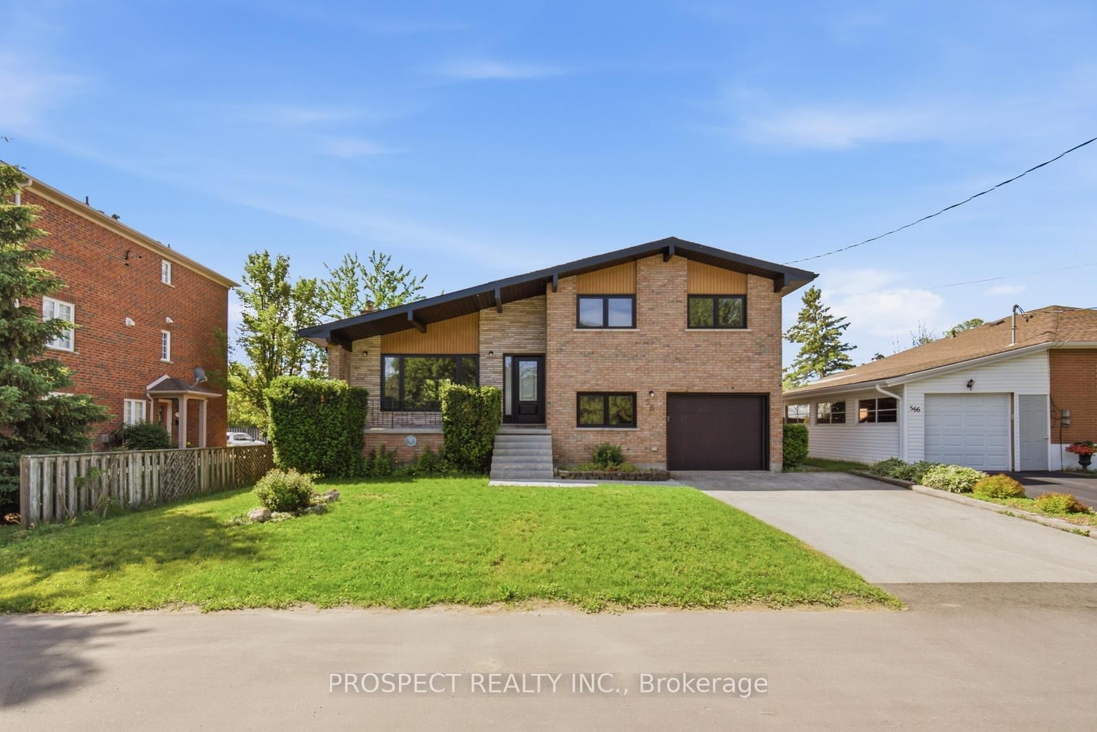 568 Simcoe Street • Collingwood, ON photo 3