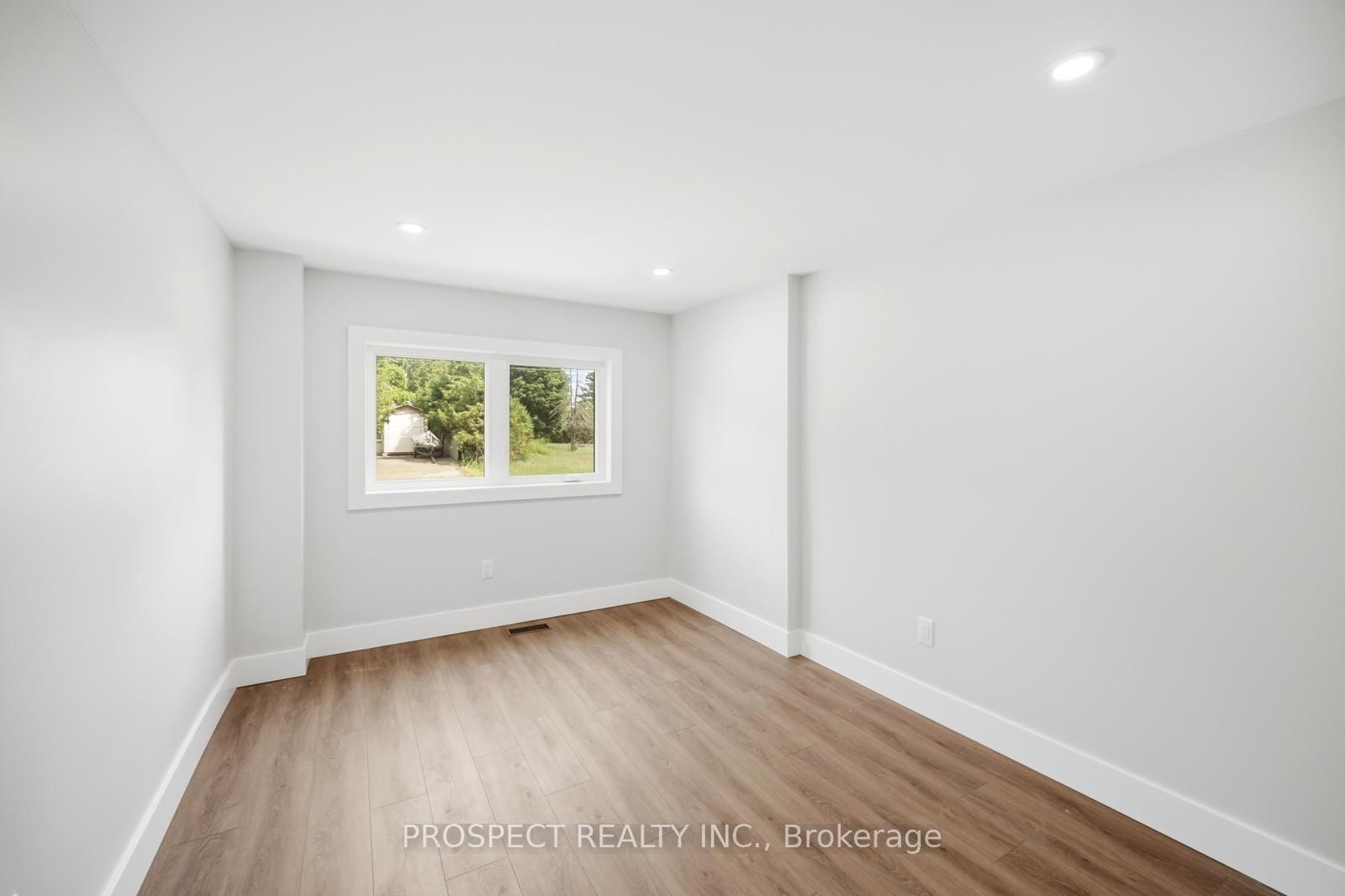 568 Simcoe Street • Collingwood, ON photo 31