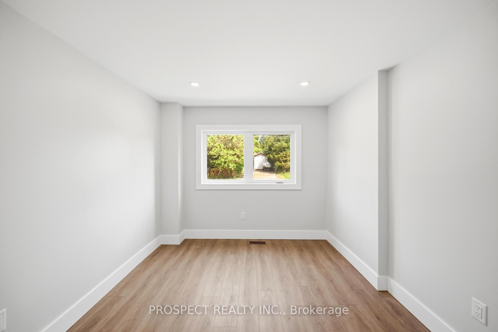 568 Simcoe Street • Collingwood, ON photo 32
