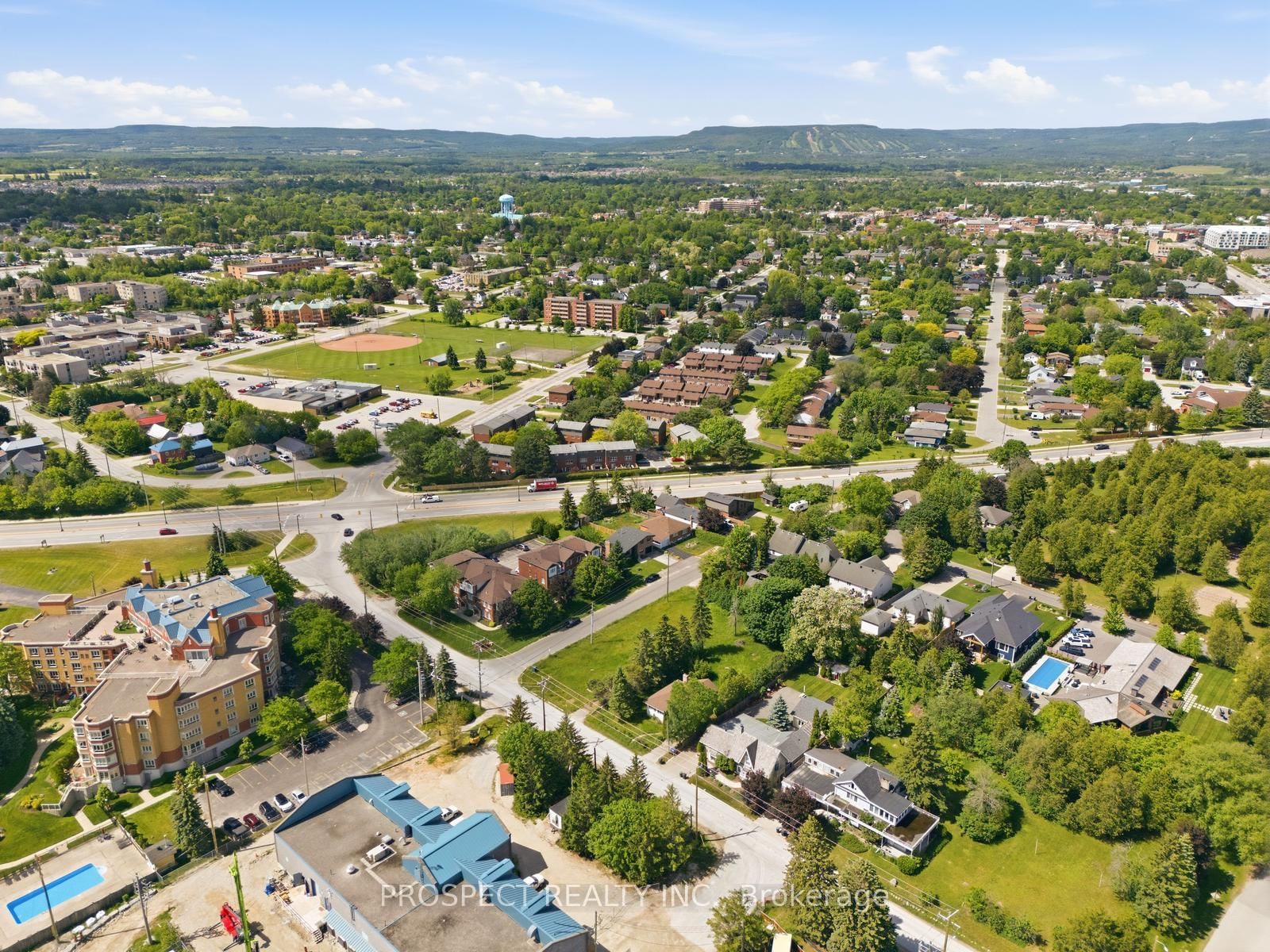 568 Simcoe Street • Collingwood, ON photo 49