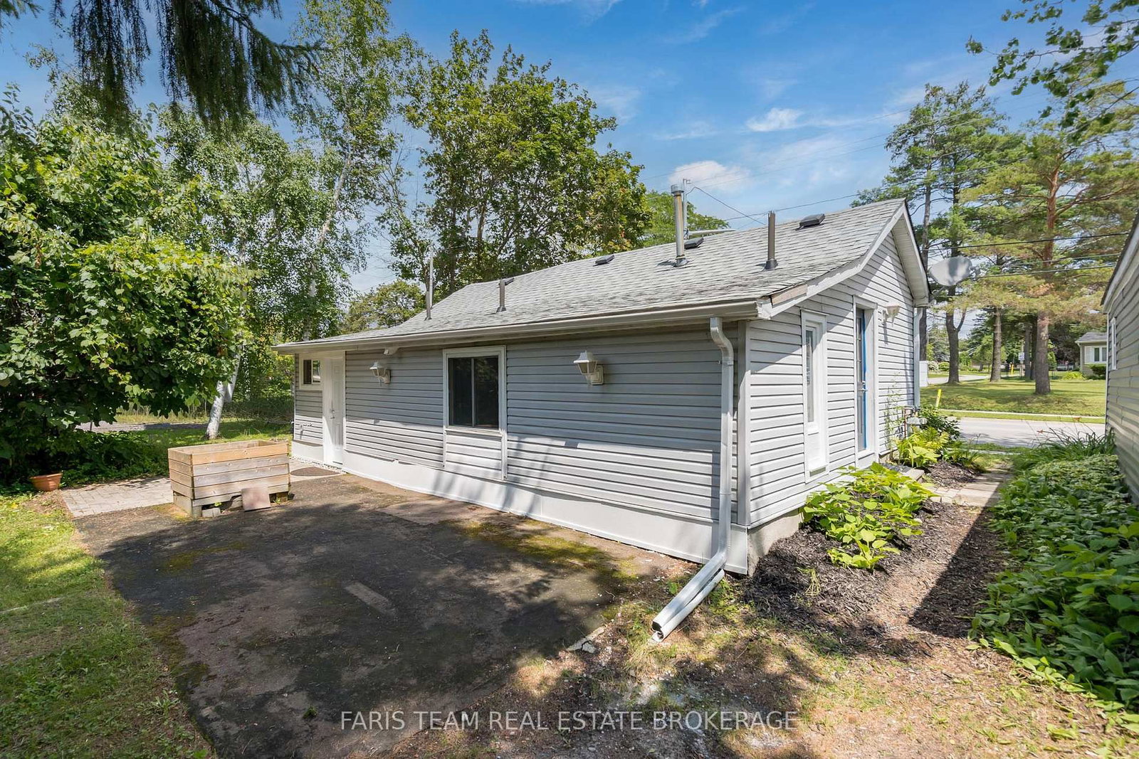 204 Cox Mill Road • Barrie, ON photo 21
