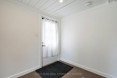 204 Cox Mill Road • Barrie, ON photo 5