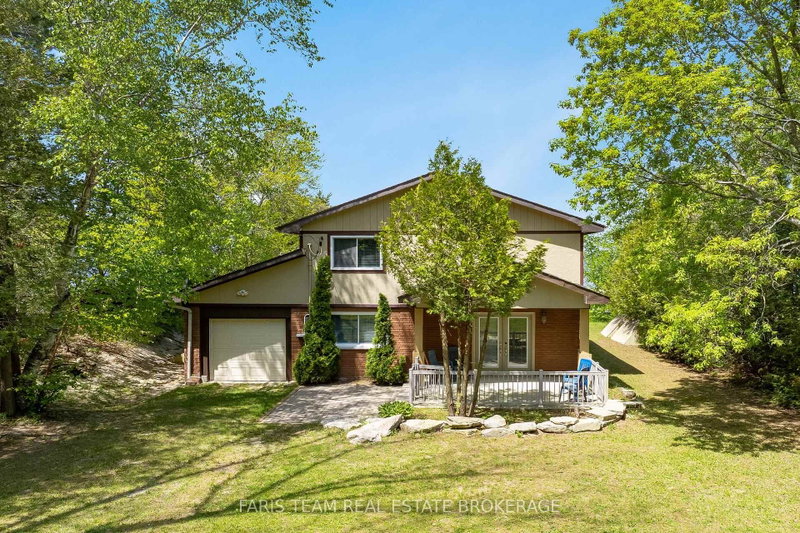 1787 Champlain Rd photo 4