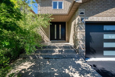 4 Cassandra Drive • Barrie, ON photo 2