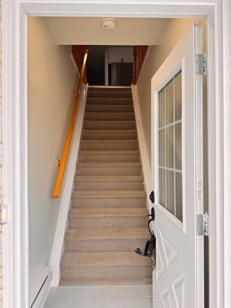 Upper - 344 Edgehill Drive