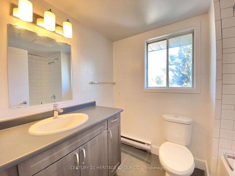 403 - 170 Grove Street E