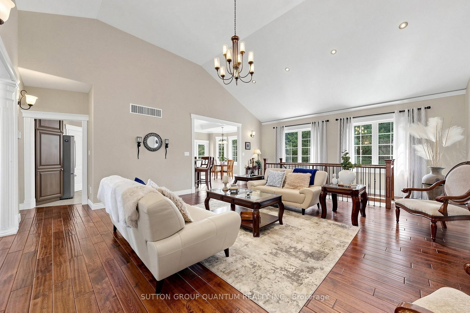 3712 Michael Street • Clearview, ON photo 6