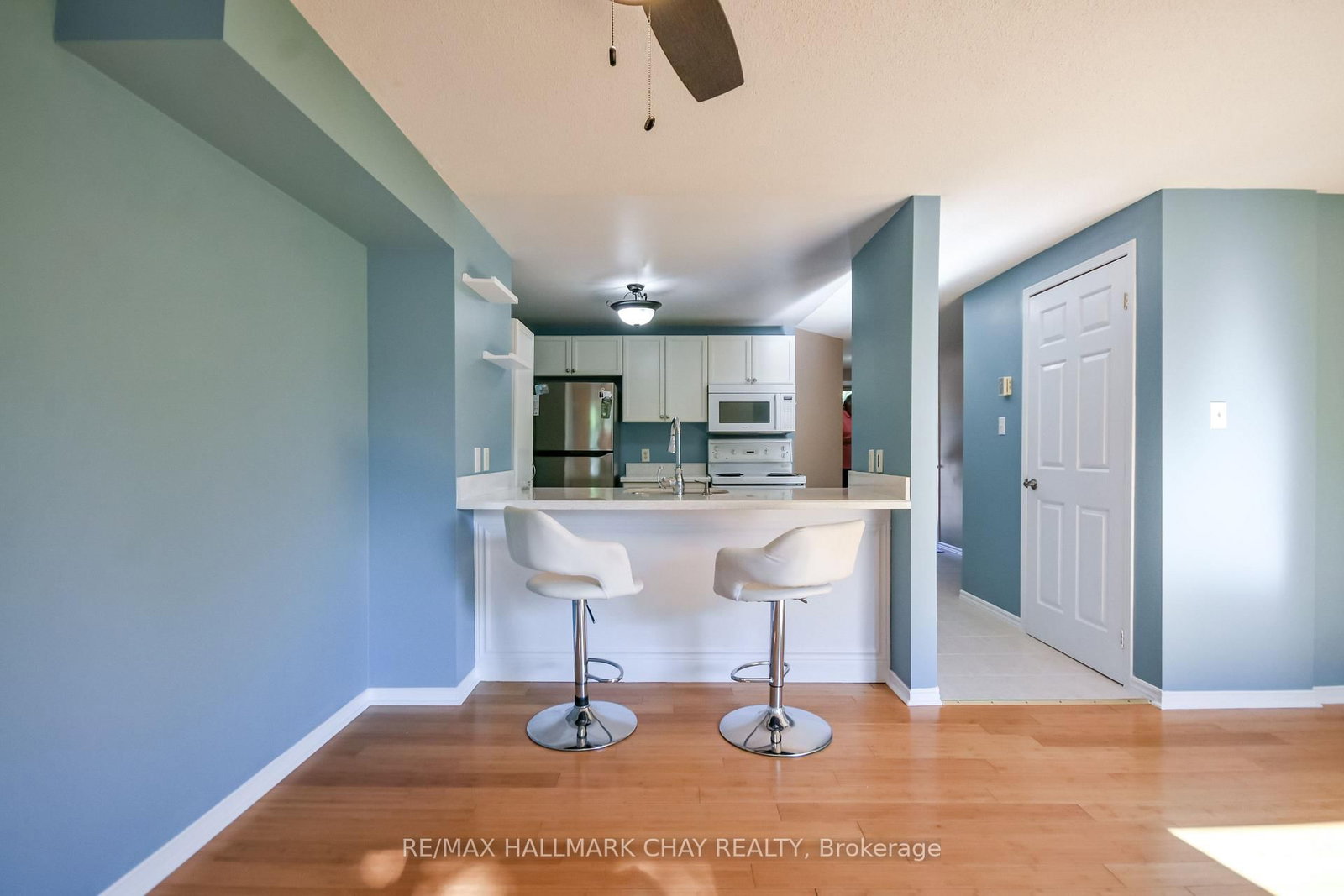 17 Srigley Street • Barrie, ON photo 10