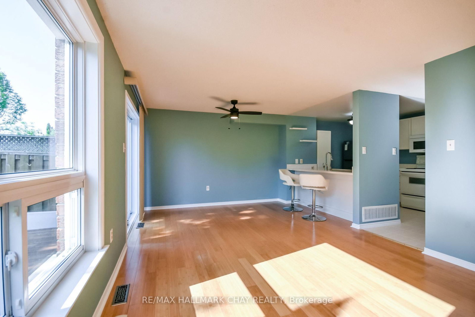 17 Srigley Street • Barrie, ON photo 11