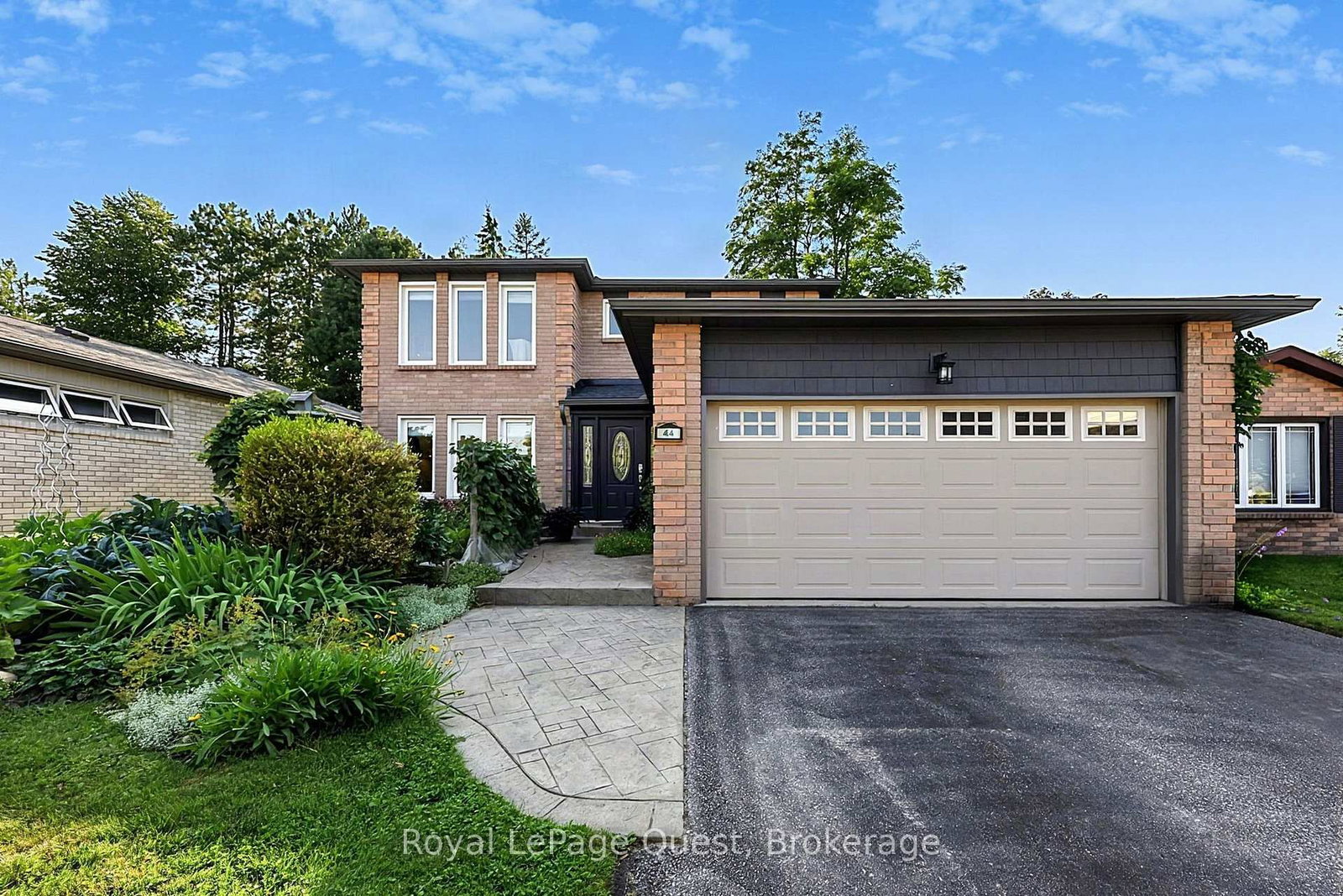 44 Trillium Crescent • Barrie, ON photo 3