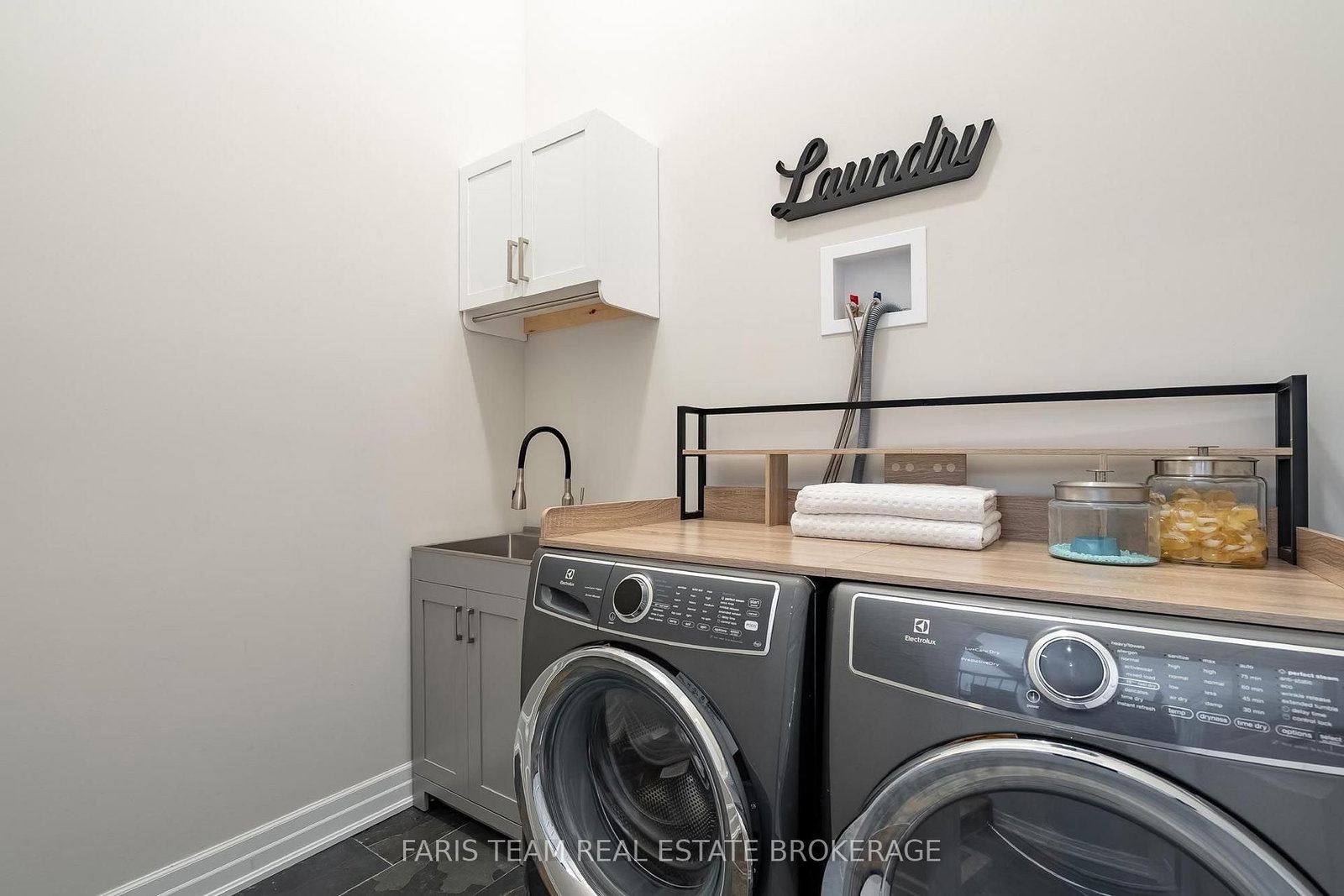 41 Tall Pines Drive • Tiny, ON photo 32