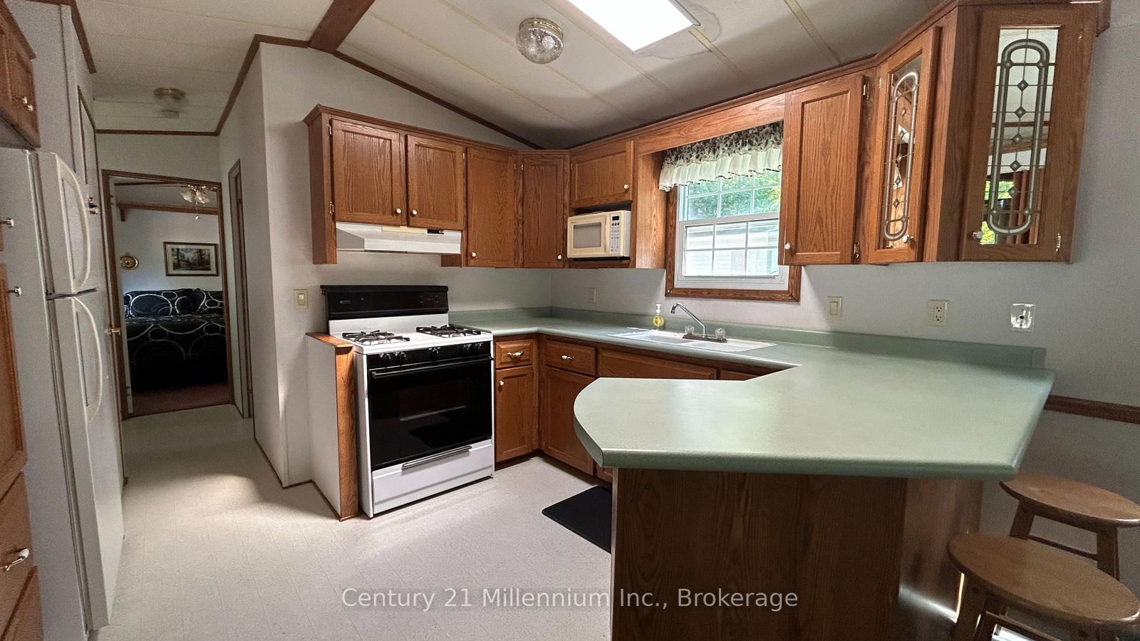 41 The Boardwalk • Wasaga Beach, ON photo 12