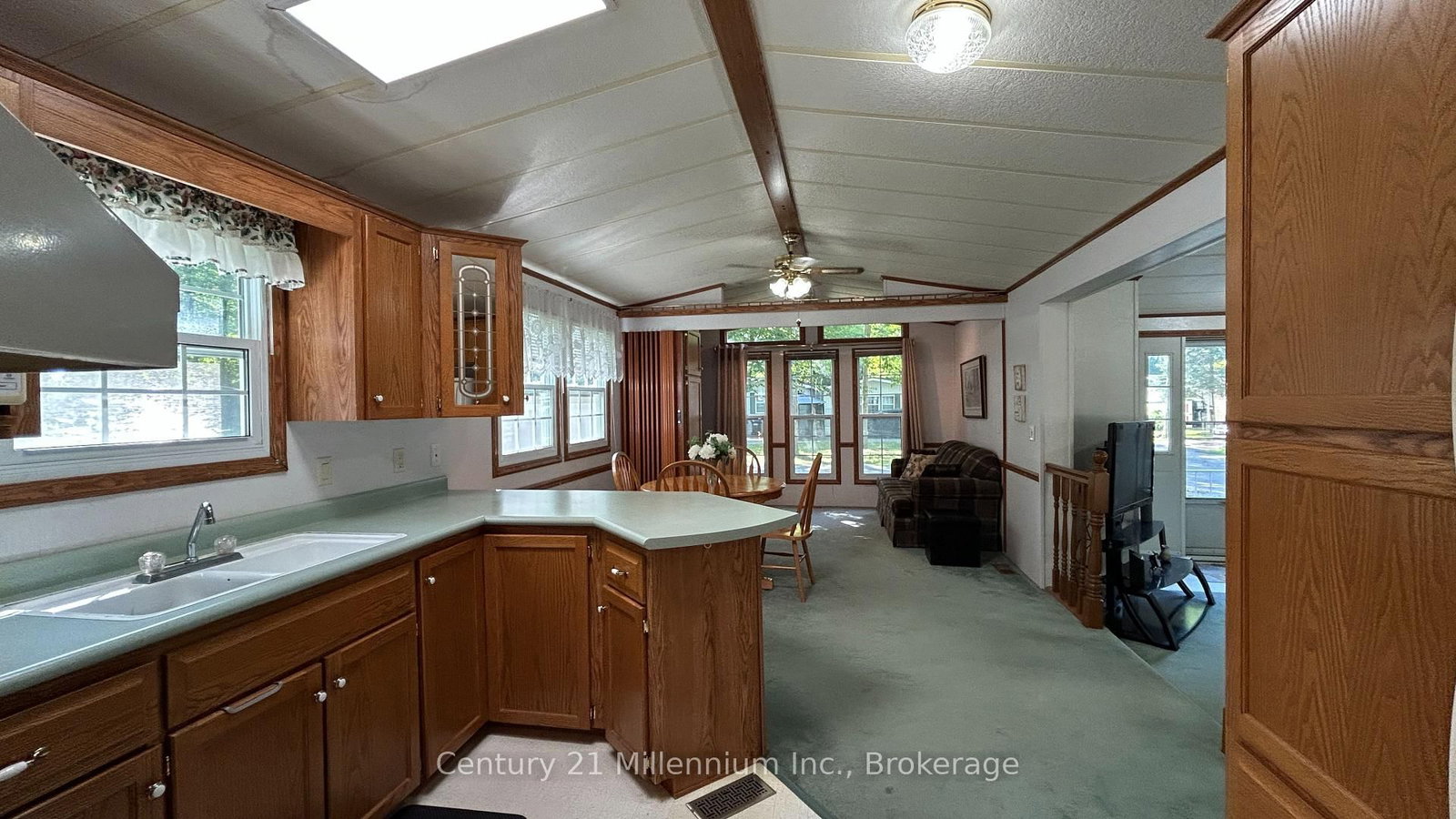41 The Boardwalk • Wasaga Beach, ON photo 20