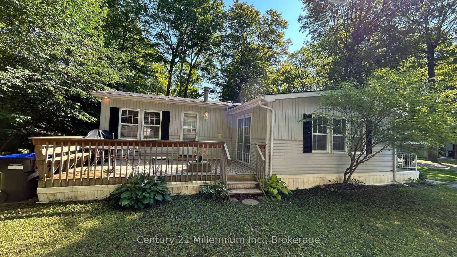 41 The Boardwalk • Wasaga Beach, ON photo 21