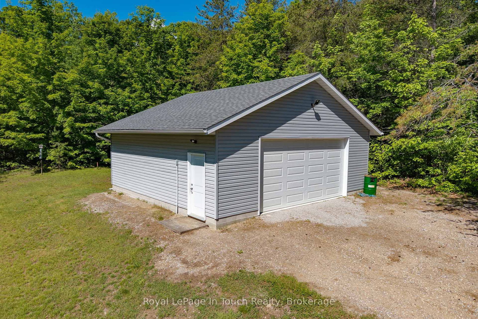 756 Champlain Road • Tiny, ON photo 14